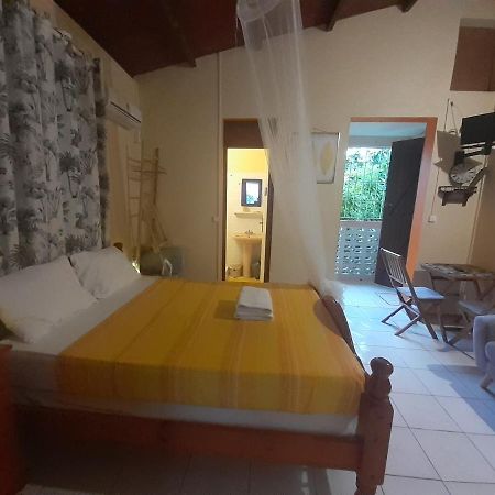 Studio Independant Chez L Habitant- Grand-Bourg  Экстерьер фото