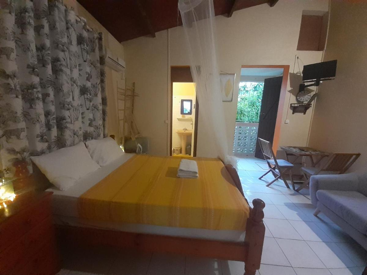 Studio Independant Chez L Habitant- Grand-Bourg  Экстерьер фото